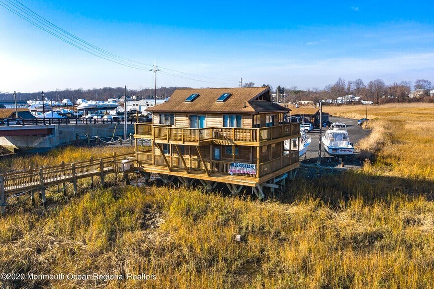 More Photos Of 520 Amboy, Keyport Marina For Sale
