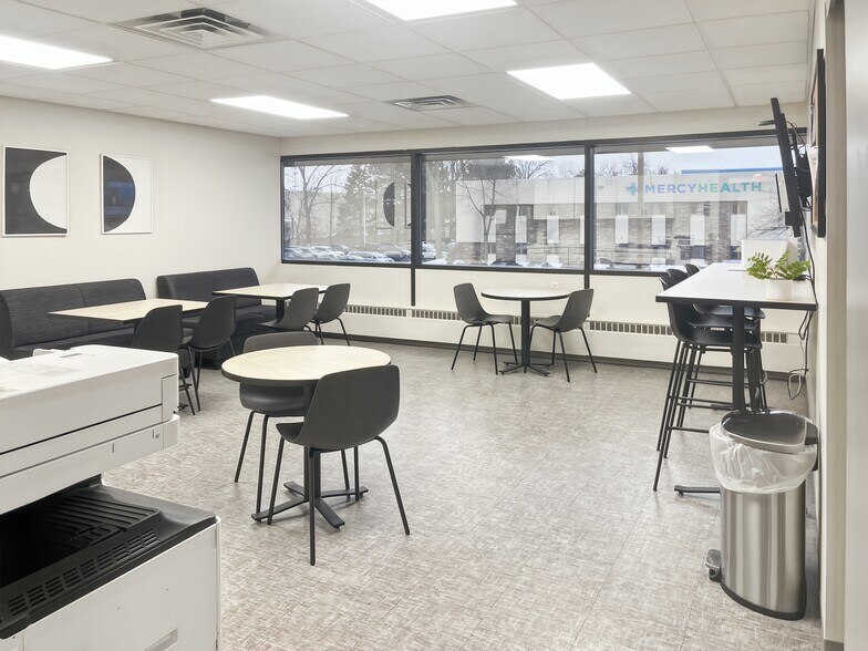 More Photos Of 3950 Sunforest Ct, Toledo Coworking Space