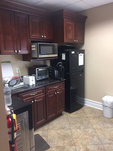 More Photos Of 802 W Park Ave, Ocean Office For Sale