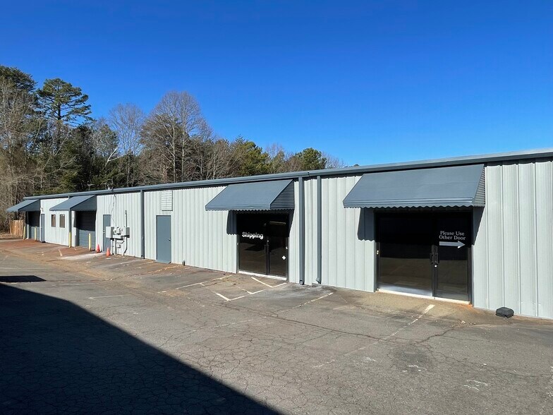 More Photos Of 8621 Fairview Rd, Charlotte Unknown For Lease