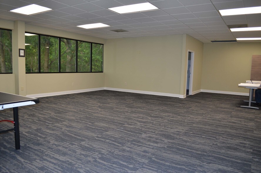 More Photos Of 556 Washington Ave, North Haven Office For Sale