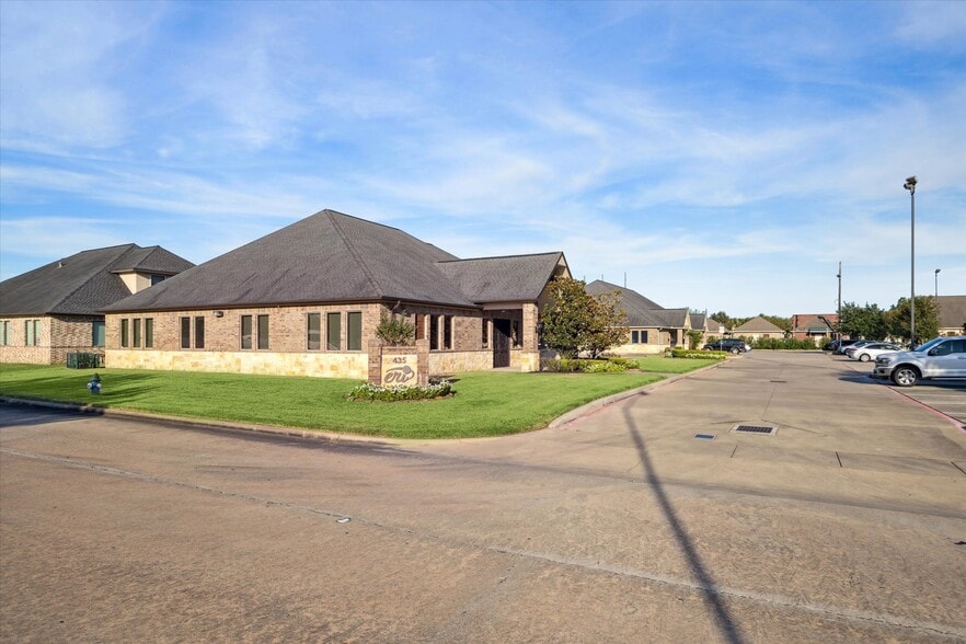 More Photos Of 435 Mason Park Blvd, Katy Loft Creative Space For Sale