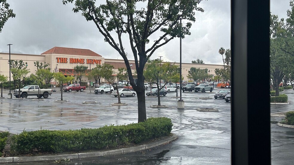 More Photos Of 475-745 E Hospitality Ln, San Bernardino Unknown For Lease