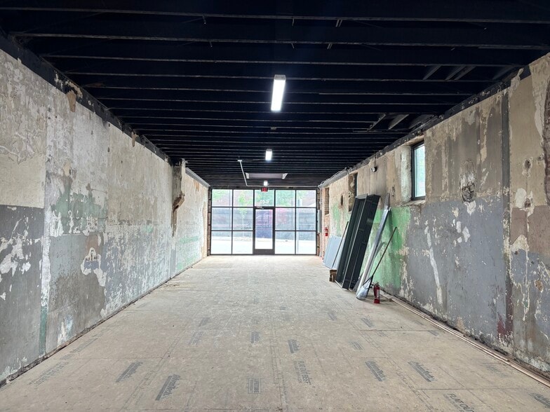 More Photos Of 640-642 N Cherry St, Winston-Salem Storefront Retail Office For Lease