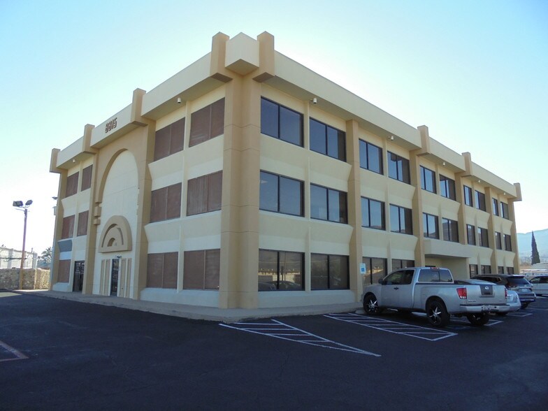 Primary Photo Of 8815 Dyer St, El Paso Medical For Lease