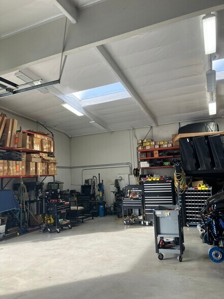 More Photos Of 7261 Mars Dr, Huntington Beach Manufacturing For Sale