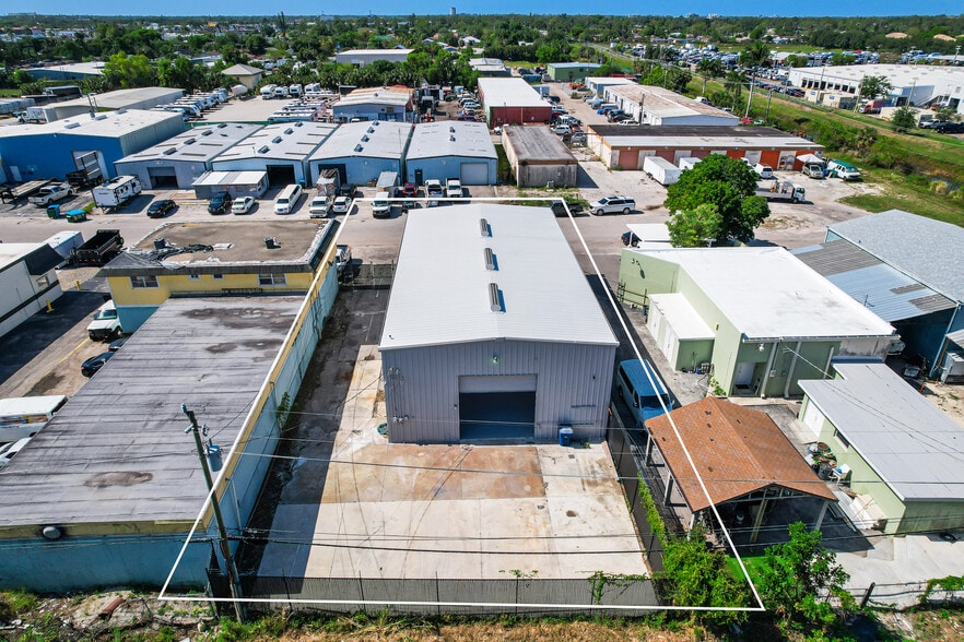 More Photos Of 1911 Dana Dr, Fort Myers Warehouse For Sale