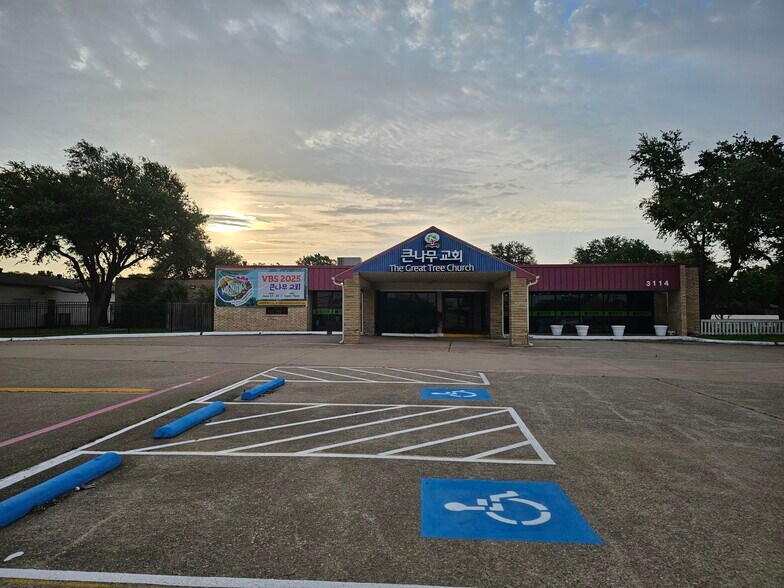 More Photos Of 3114 Old Denton Rd, Carrollton Specialty For Sale