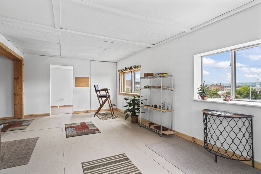 More Photos Of 111 Nott Ter, Schenectady Auto Repair For Sale