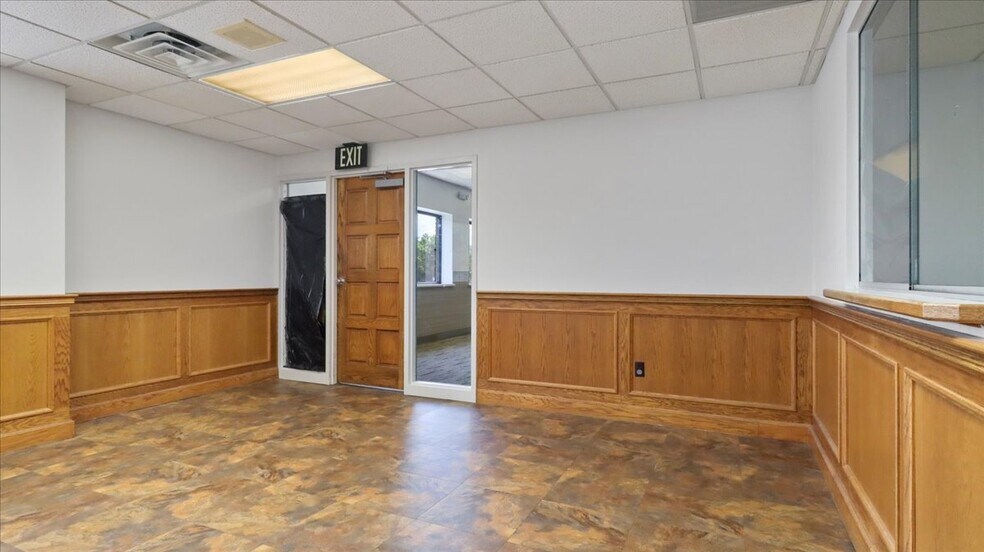 More Photos Of 1115 Alaska Ave, West Plains Hospital For Lease