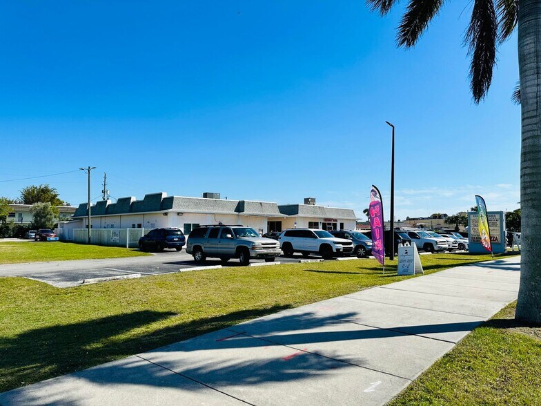 More Photos Of 1100 Colonnades Dr, Fort Pierce Storefront For Lease