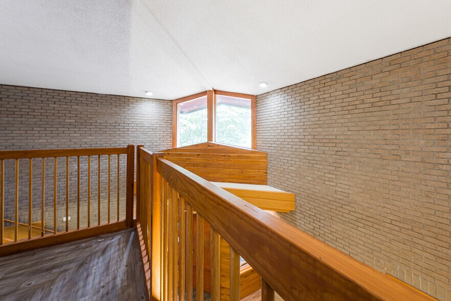 More Photos Of 90 Asheland Ave, Asheville Medical For Sale