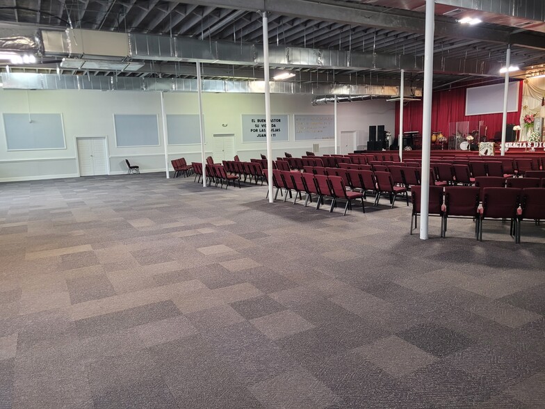 More Photos Of 1512 Garner Rd, Raleigh Warehouse For Lease