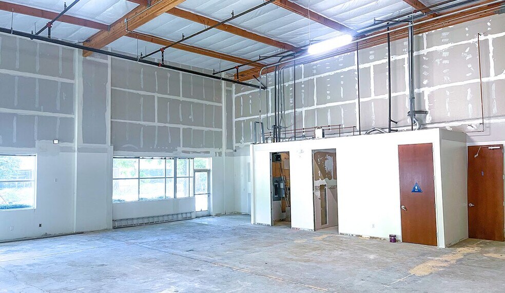More Photos Of 1455 N McDowell Blvd, Petaluma Research And Development For Lease