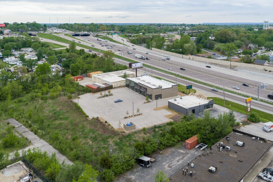 More Photos Of 1560 Veterans Memorial Pkwy, Saint Charles Unknown For Lease