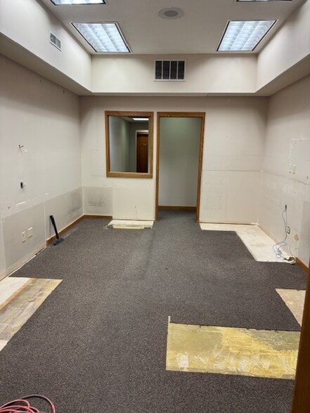 More Photos Of 125 S 9th St, Lincoln Medical For Lease