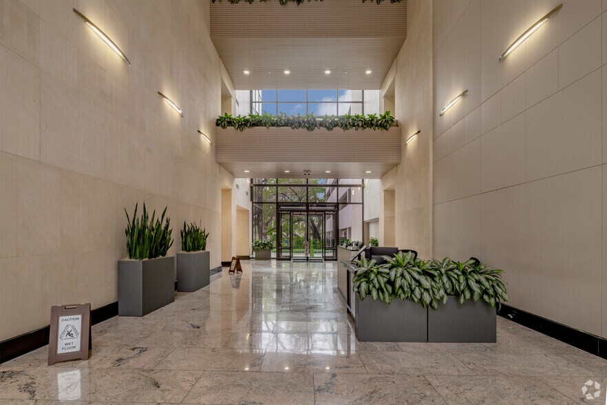 More Photos Of 700 N Saint Marys St, San Antonio Coworking Space