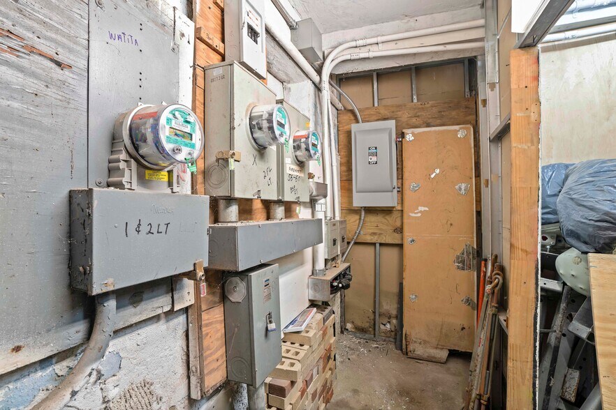 More Photos Of 5670 58th St, Flushing Lodge Meeting Hall For Sale