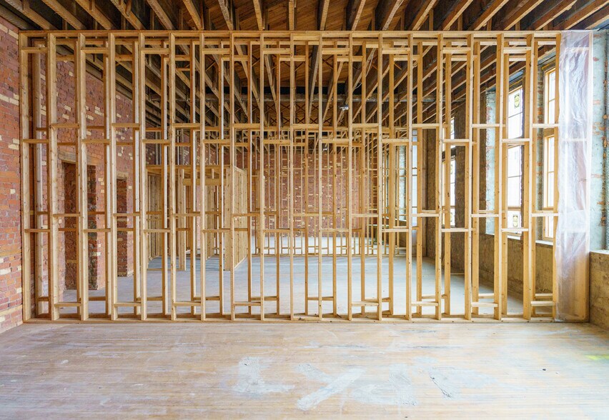 More Photos Of 601 Barton St E, Hamilton Schools For Sale