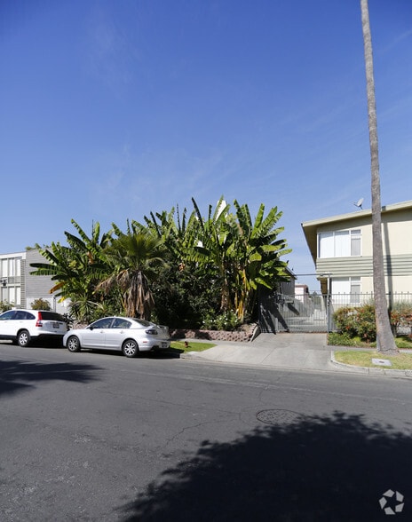 More Photos Of 427 S Gramercy Pl, Los Angeles Assisted Living For Sale