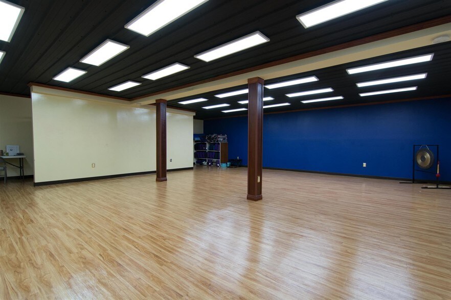 More Photos Of 600 E Old Hickory Blvd, Madison Freestanding For Sale