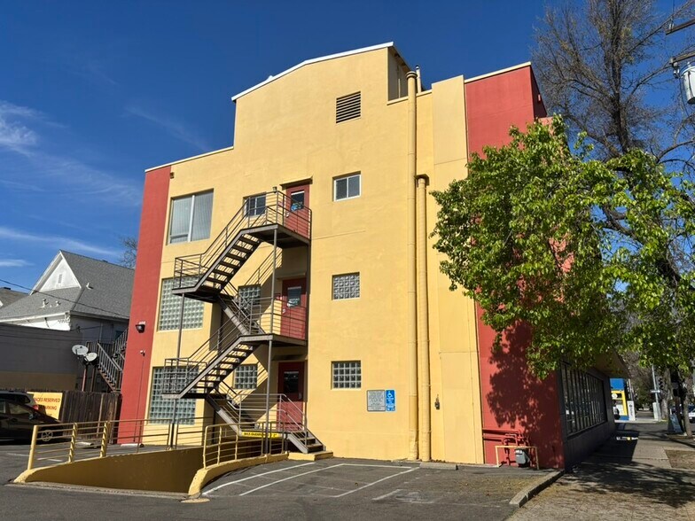 More Photos Of 2530 J St, Sacramento Office For Lease