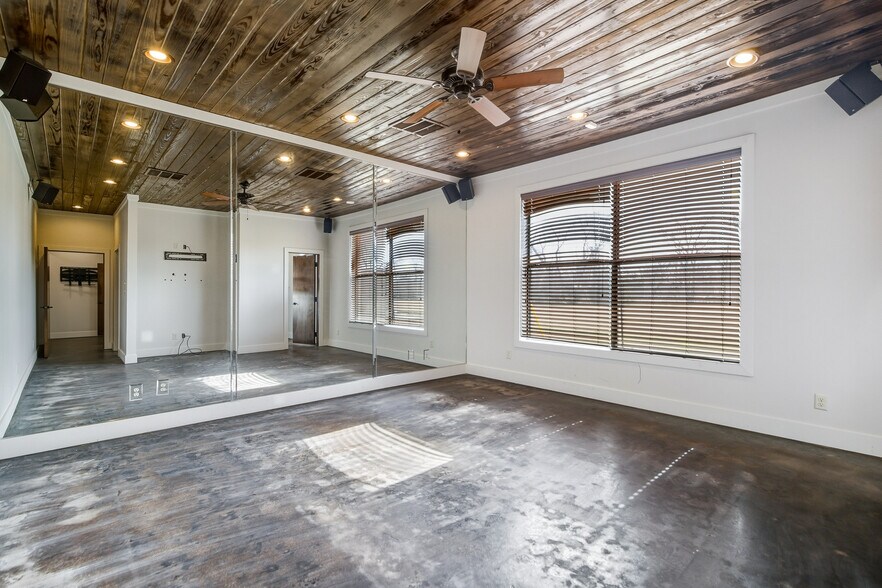 More Photos Of 1000 Louisville Ave, Monroe Office For Sale