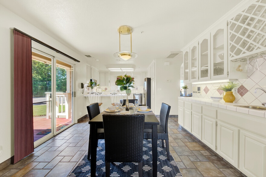 More Photos Of 5050 Melissa Ln, Vacaville Light Manufacturing For Sale