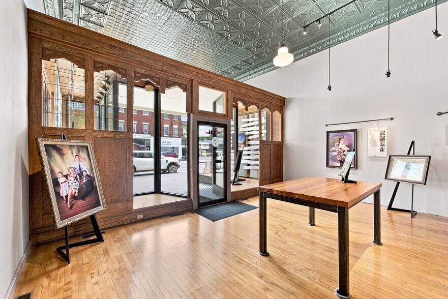 More Photos Of 121 E Bremer Ave, Waverly General Retail For Sale