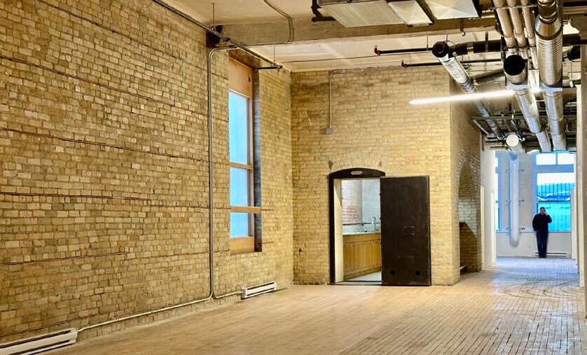 More Photos Of 52 Albert St, Winnipeg Apartments For Lease