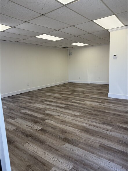 More Photos Of 1020-1042 Commerce Blvd, Pelham Flex For Lease