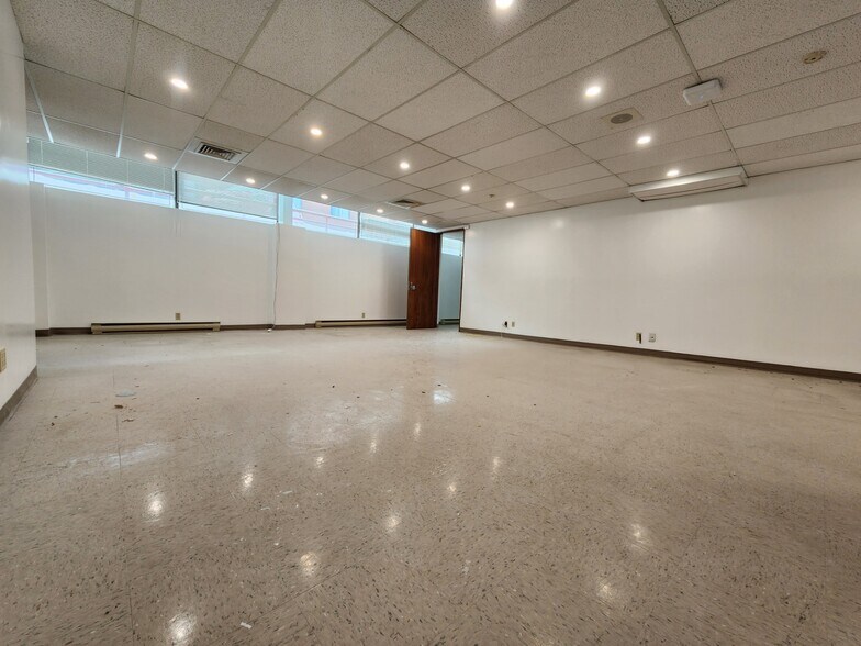 More Photos Of 1405 Boul Henri-Bourassa O, Montréal Office For Lease