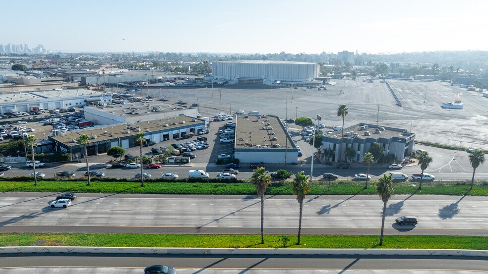 More Photos Of 3770 Hancock St, San Diego Unknown For Lease