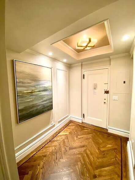 More Photos Of 225 E 47th St, New York Apartments For Sale