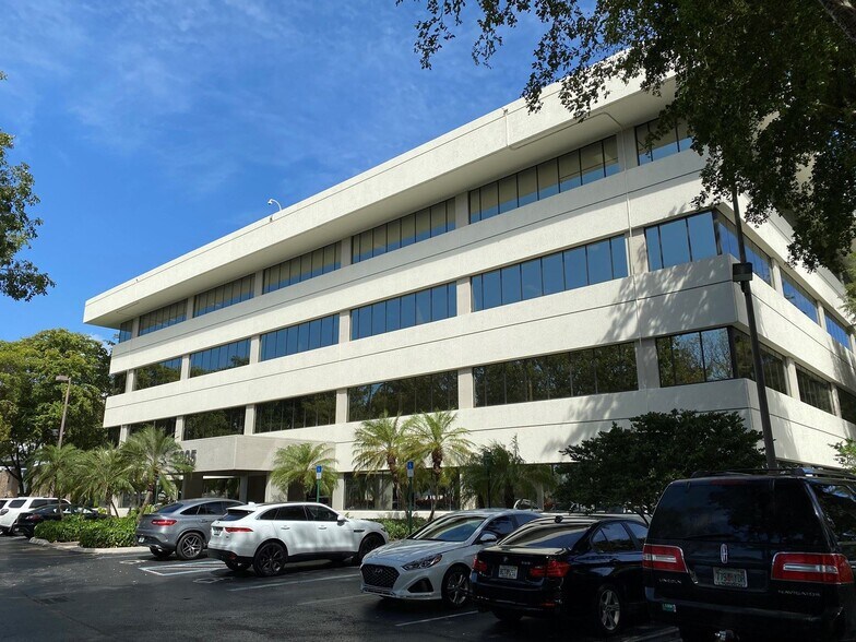 More Photos Of 5775 Blue Lagoon Dr, Miami Unknown For Lease