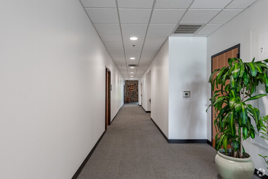 More Photos Of 1580 S Main St, Boerne Medical For Lease