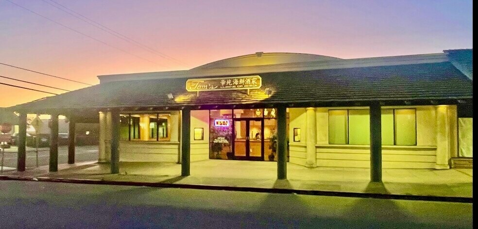 Primary Photo Of 494 Manor Plz, Pacifica Restaurant For Lease