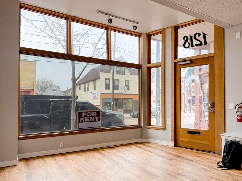 More Photos Of 1218 Williamson St, Madison Flex For Lease
