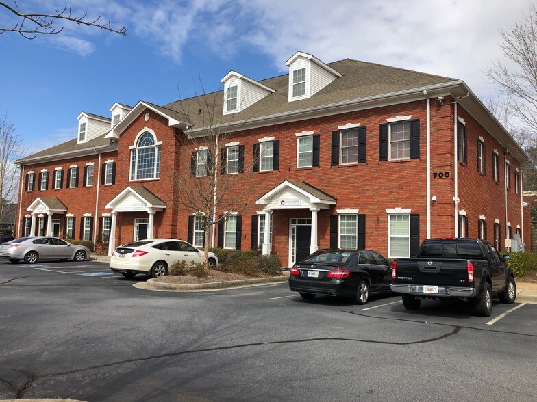 More Photos Of 700 Churchill Ct, Woodstock Office For Lease