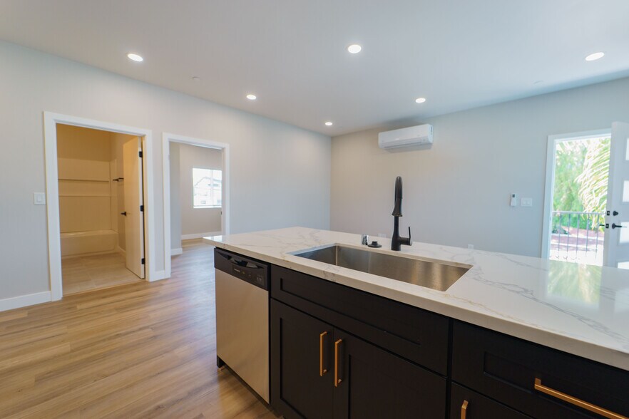 More Photos Of 3363 A St, San Diego Apartments For Sale