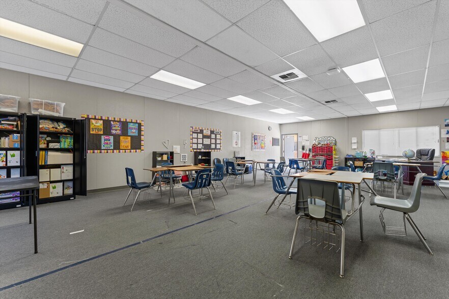 More Photos Of 3700 W Avenue L, Lancaster Schools For Lease