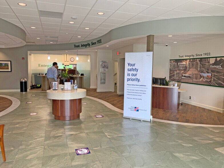 More Photos Of 501 Roper Mountain Rd, Greenville Office For Lease