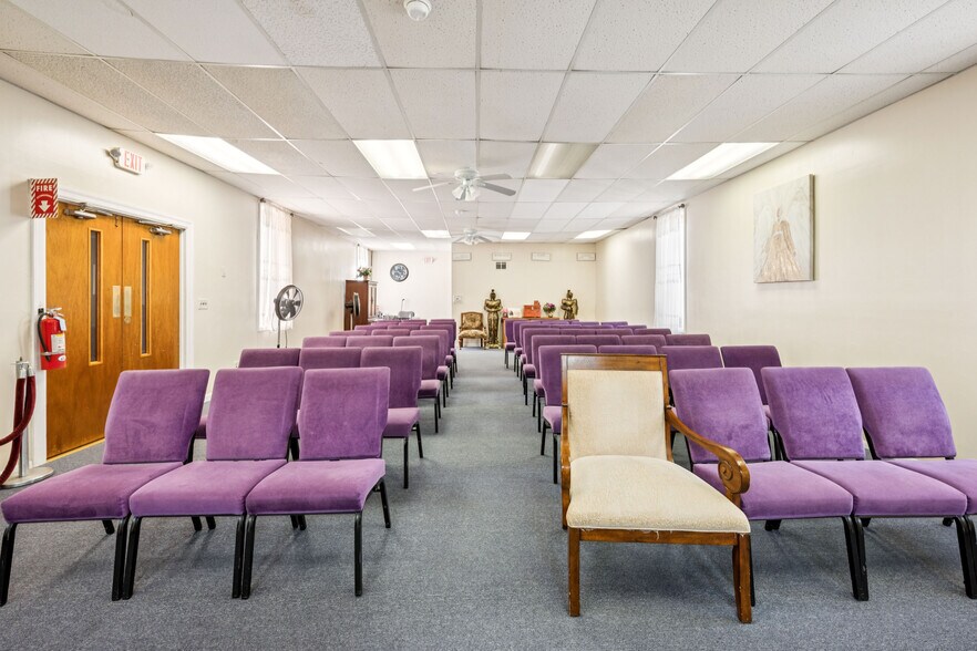 More Photos Of 510 W Broad St, Palmyra Religious Facility For Sale