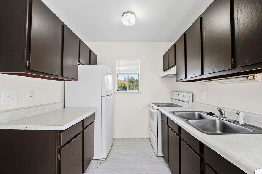 More Photos Of 1819 Garden Ridge Dr, Toledo Apartments For Sale