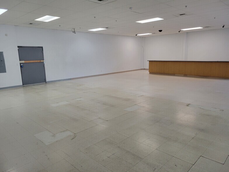 More Photos Of 1350-1370 NE 3rd St, Prineville Storefront Retail Office For Lease