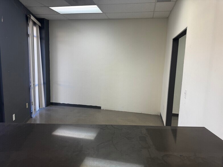 More Photos Of 7620 N Hartman Ln, Tucson Research And Development For Lease