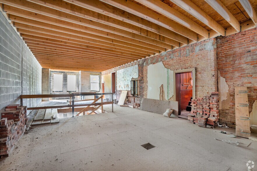 More Photos Of 1001 N Capitol St NE, Washington Specialty For Sale