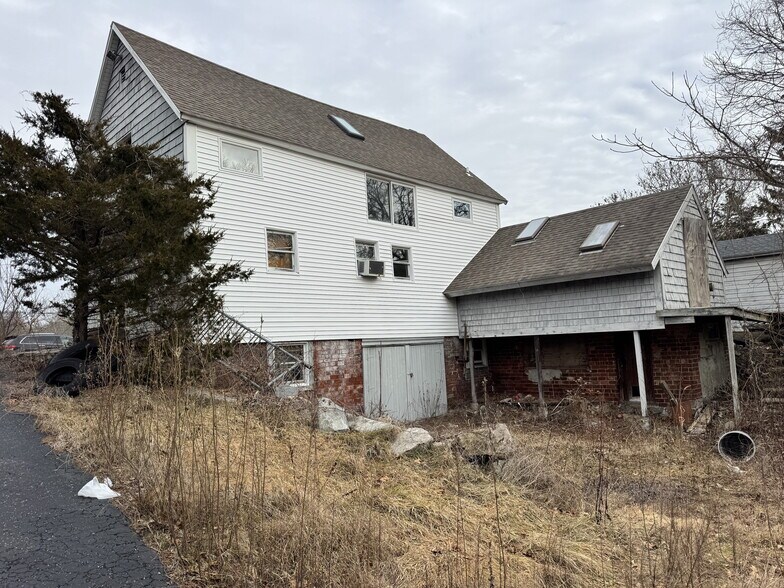More Photos Of 1203 Poquonnock Rd, Groton Multifamily For Sale