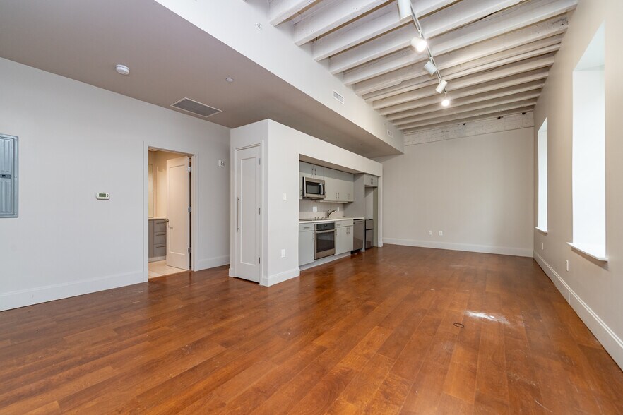 More Photos Of 33 Third Ave, Charlestown Apartments For Sale