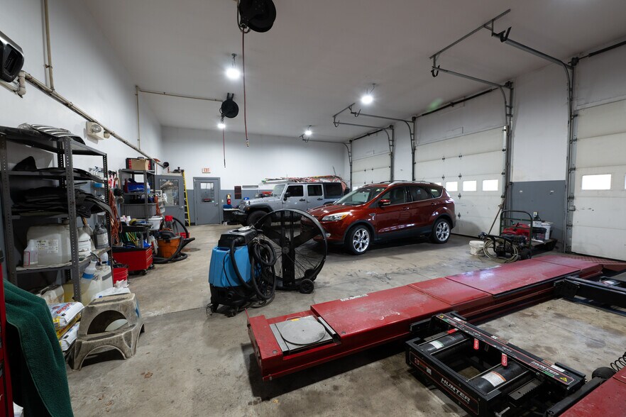More Photos Of 2003 Route 209, Brodheadsville Auto Dealership For Sale